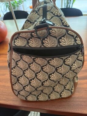 Leather and tapestry Woven Leaf-Print Tote Bag in Beige/Green/Black